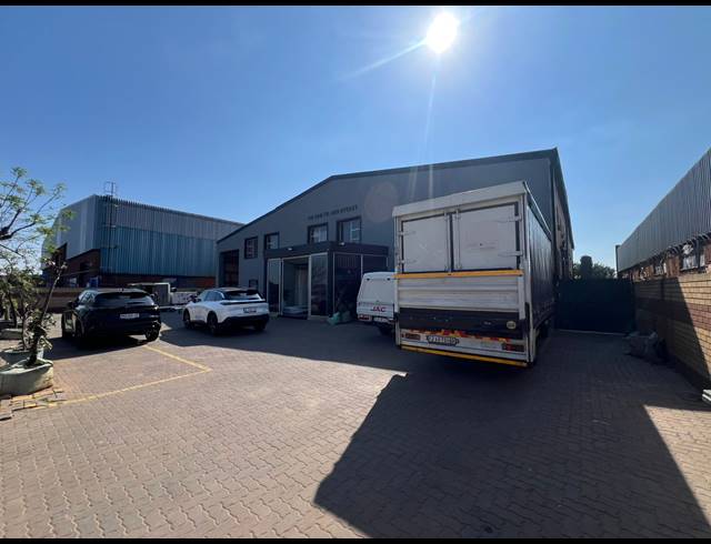 2,640M² WAREHOUSE TO LET IN SUNDERLAND RIDGE